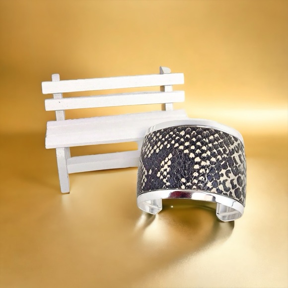 A Classy Closet 4 U Jewelry - Animal Print Bracelet/Cuff